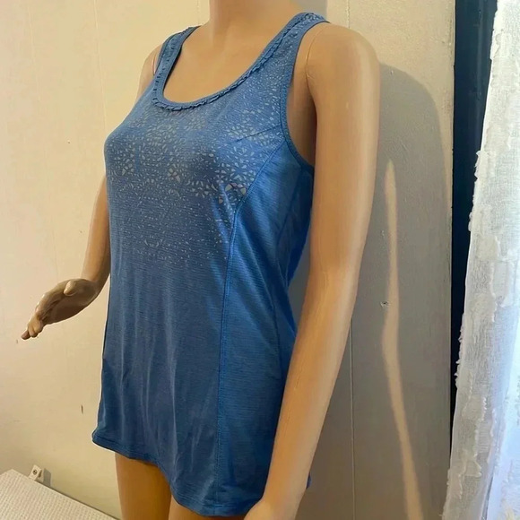 Lululemon athletic top - Picture 6 of 12